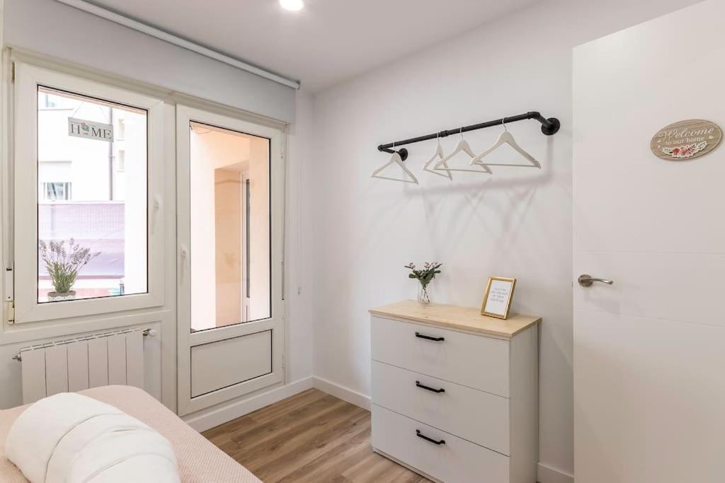 Apt In The Old Town With Cool Terrace!! Private Parking Bilbao Exterior photo